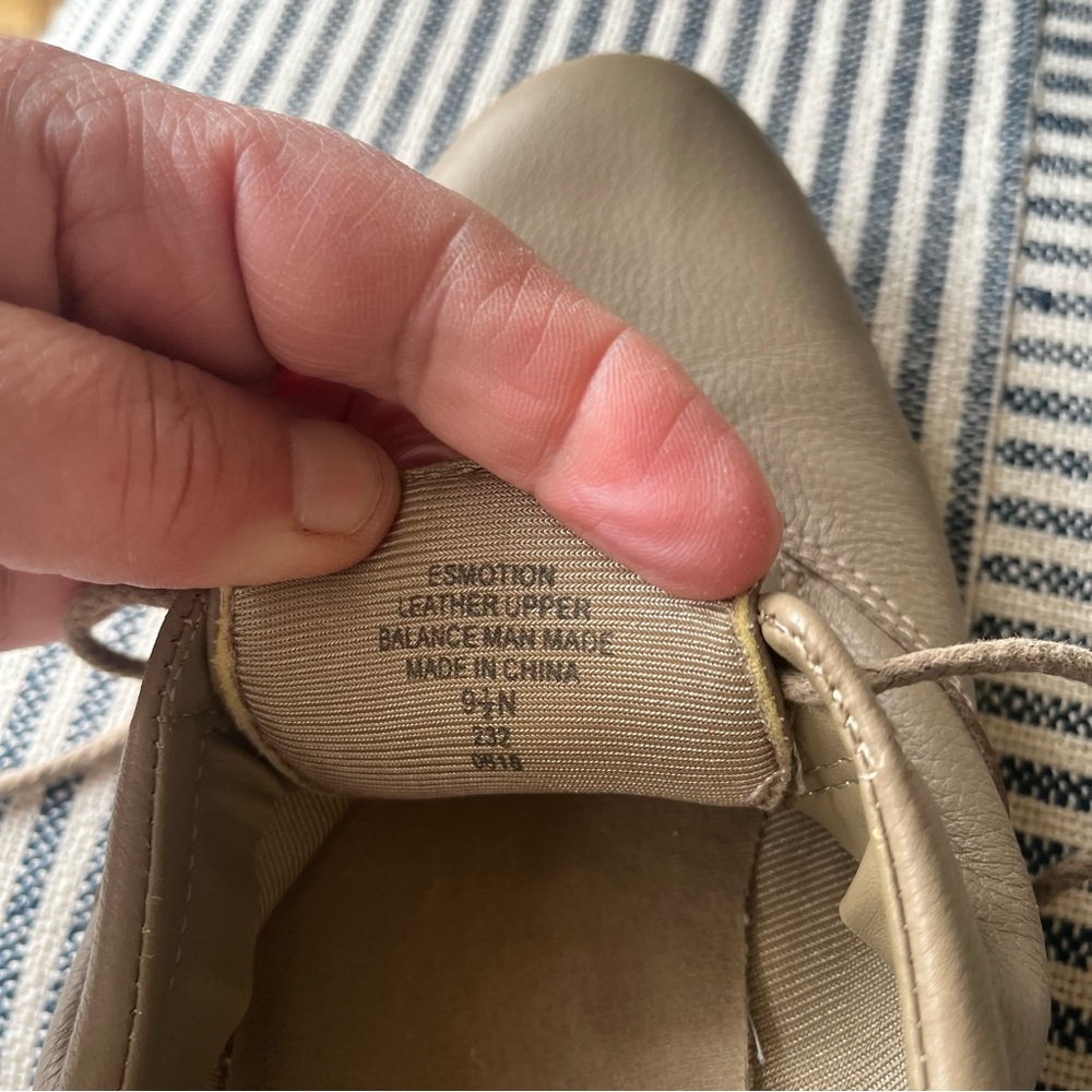 9.5N Easy Spirit ESMotion Taupe Leather Oxford Shoe - Picture 7 of 8